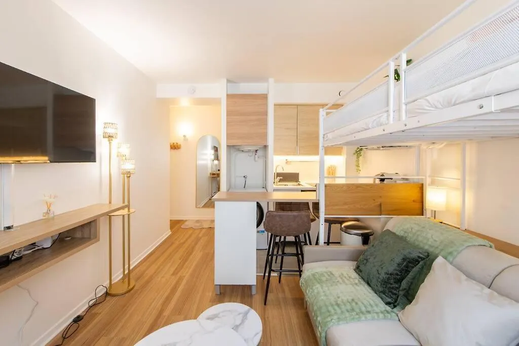 Amazing Stylish Studio, Well Located Near Metro, Bastille Neighborhood Paris France