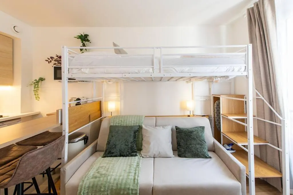 Apartment Amazing Stylish Studio, Well Located Near Metro, Bastille Neighborhood Paris