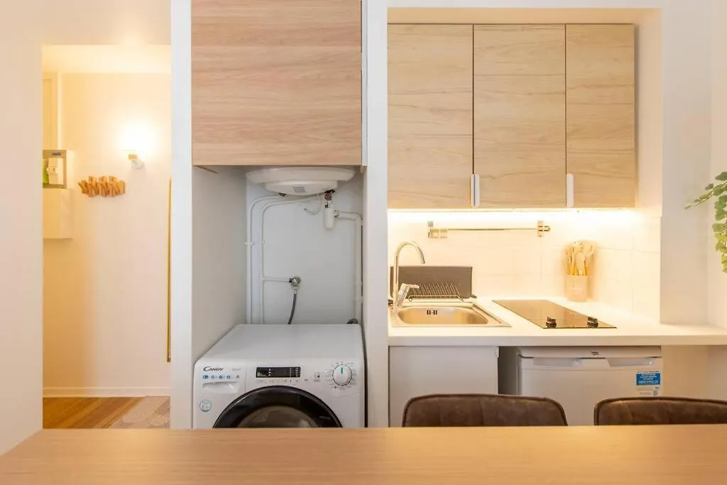 Amazing Stylish Studio, Well Located Near Metro, Bastille Neighborhood Paris 0*,  France