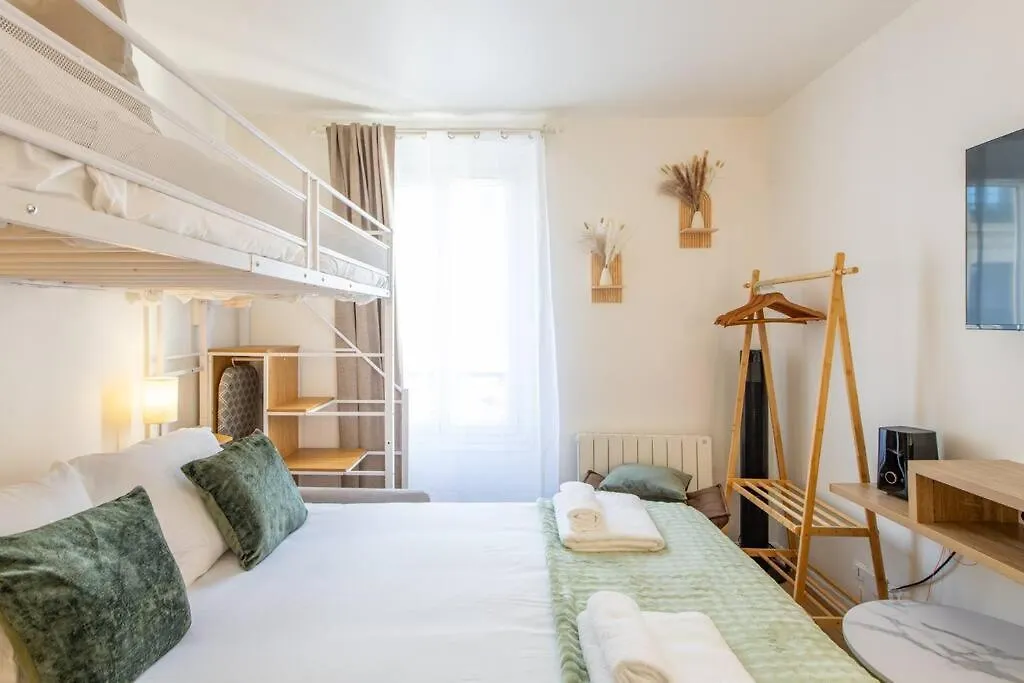 Amazing Stylish Studio, Well Located Near Metro, Bastille Neighborhood Paris France