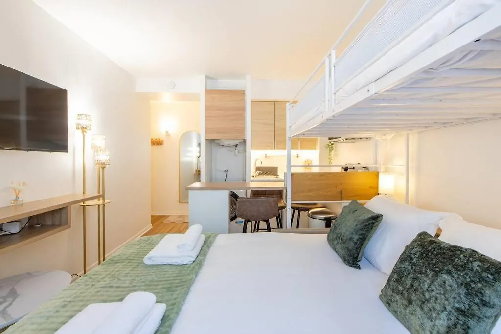 Amazing Stylish Studio, Well Located Near Metro, Bastille Neighborhood Paris Apartment